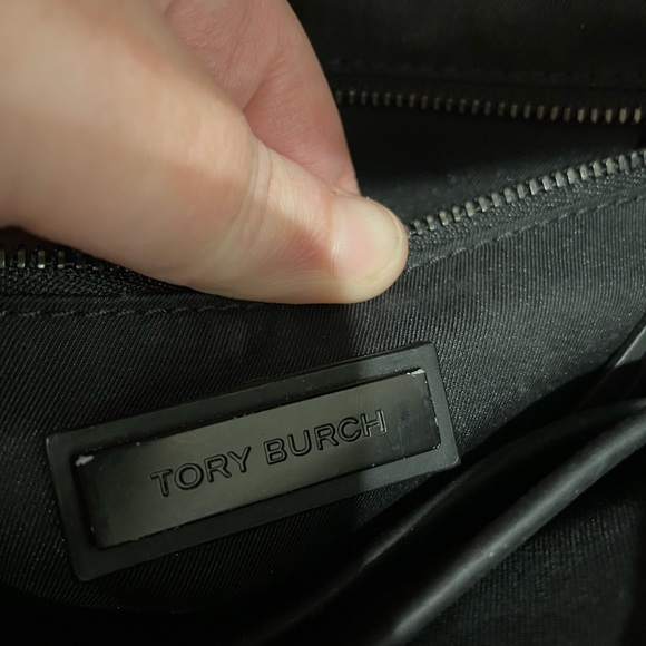 Tory Burch Large Fleming Matte Convertible Shoulder Bag - Picture 3 of 5